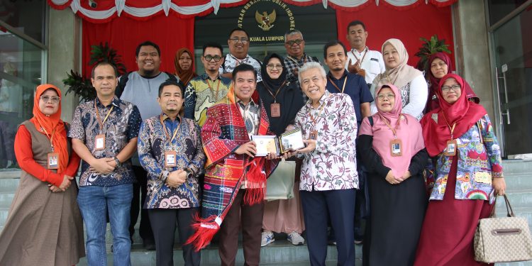 Universitas Muhammadiyah Sumatera Utara (UMSU) berkunjung ke Kedutaan Besar Republik Indonesia (KBRI) Malaysia